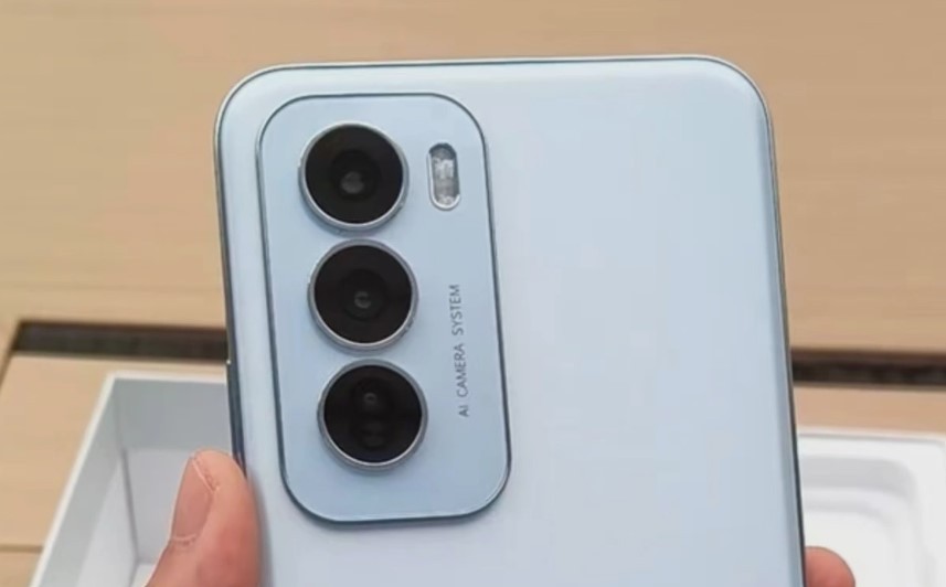 OPPO Reno 12 light blue real machine exposed